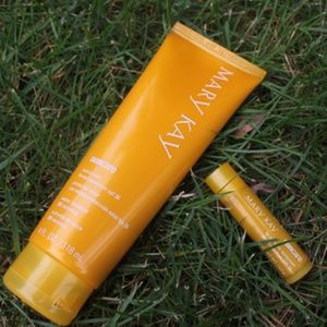 Sunscreen + screen lip sunscreen $30 or 4 for $90